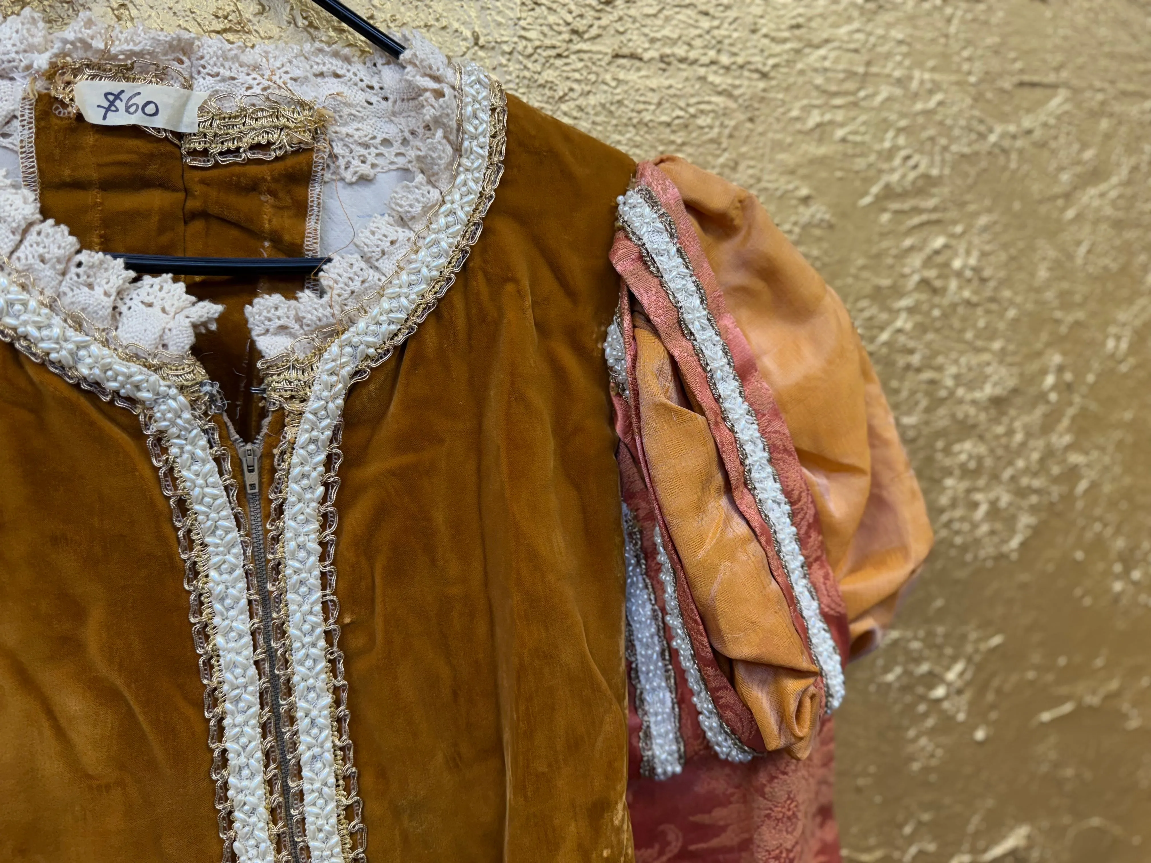 Costume - Fancy shirt, lace trim