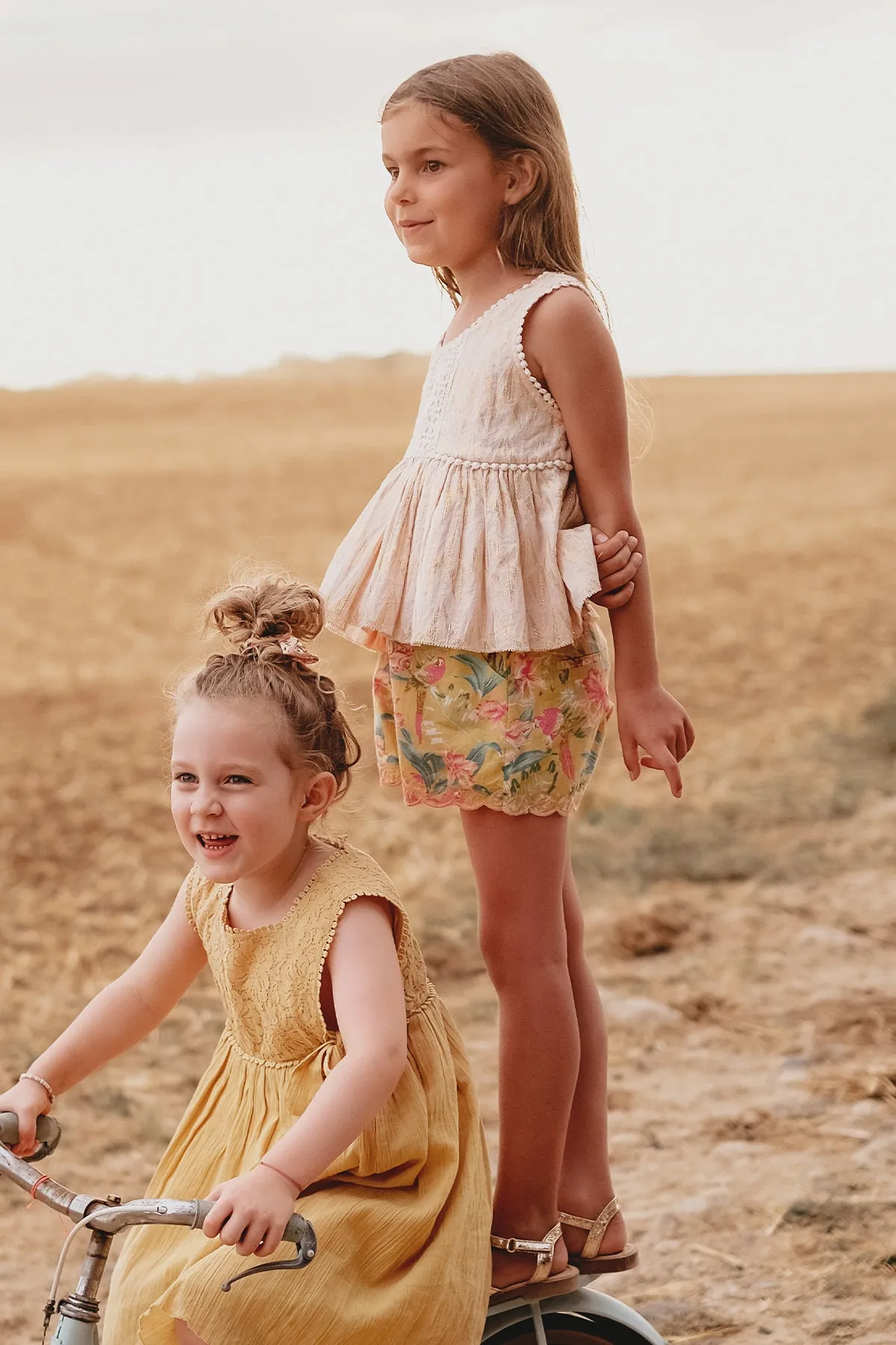 Louise Misha Shorts Vallaloid Soft Honey Parrots