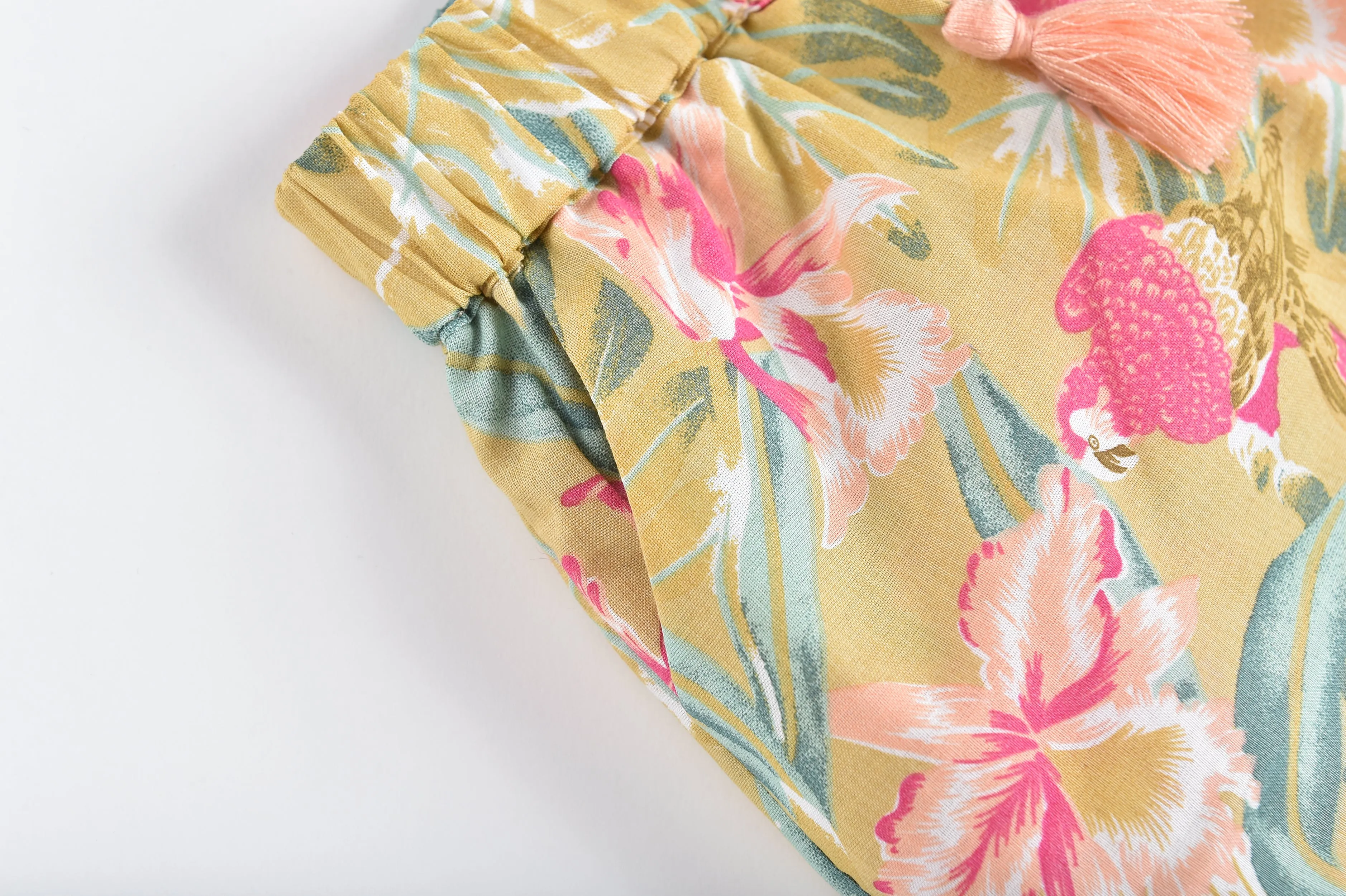 Louise Misha Shorts Vallaloid Soft Honey Parrots